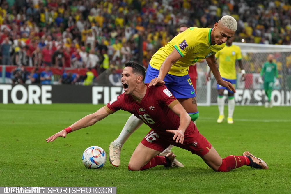 以在攻防两 以在攻防两